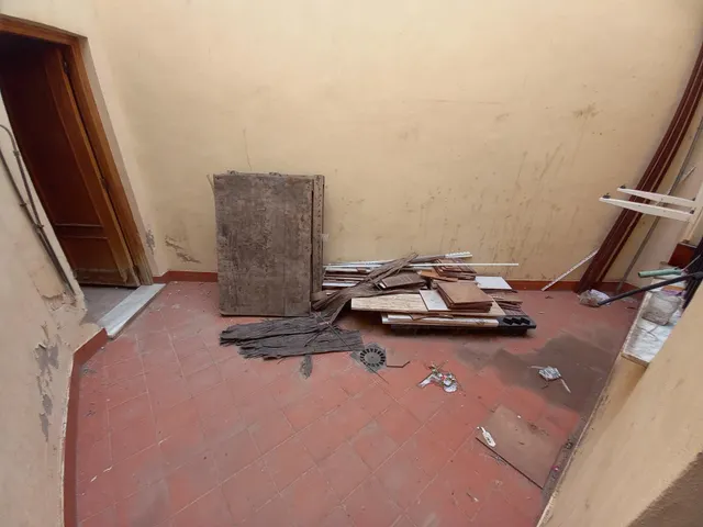 SE VENDE LOCAL — 13