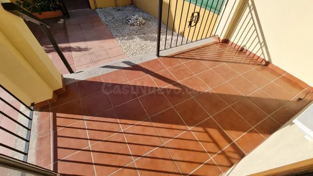 Chalet pareado de 3 dormitorios con solárium y piscina comunitaria - zona guardamar, la mata - — 4