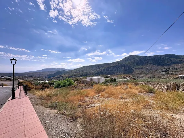 Oportunidad Única: Terreno Urbano en el Corazón de Alhama de - foto 3