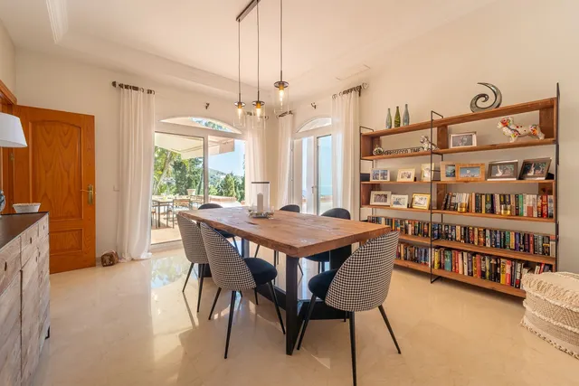 Chalet 4 habitaciones 383m² en venta - Riviera del sol — 28