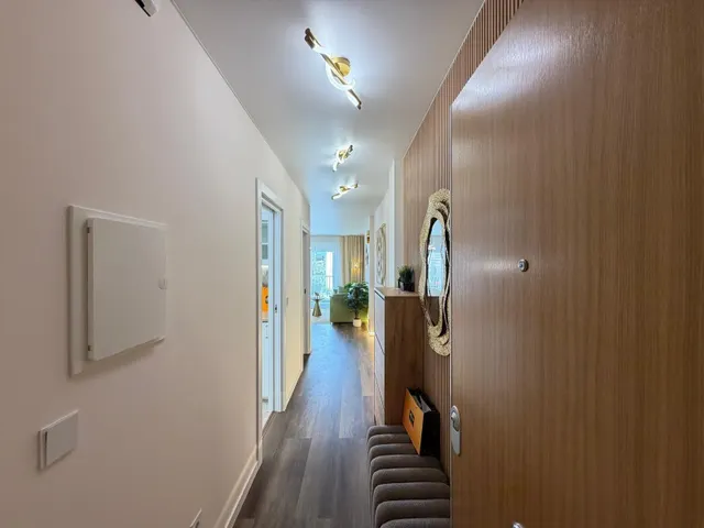 APARTAMENTO TOTALMENTE REFORMADO CON VISTAS AL MAR Y A 100 M - foto 2