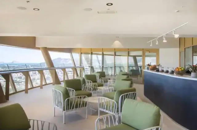 se alquila apartamento de 2 dormitorio 2 baños,  parking incluido con vistas al mar — 16