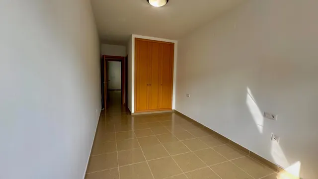 Piso exterior de 3 dormitorios y 2 baños con garaje y trastero en Avenida Buenos Aires. — 15