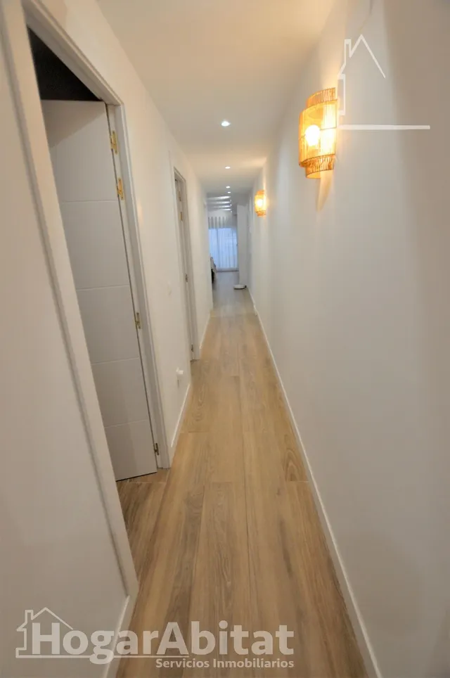 Impecable y reformado en residencial con terraza, piscina y dos plazas de garaje, cerca del centro — 22