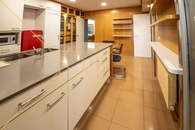 Piso de alto standing en Pedralbes con vistas privilegiadas — 25
