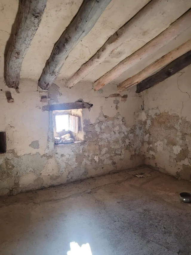 CASA CON CORRAL y TERRENO EN SAN MARTÍN DE UNX — 27