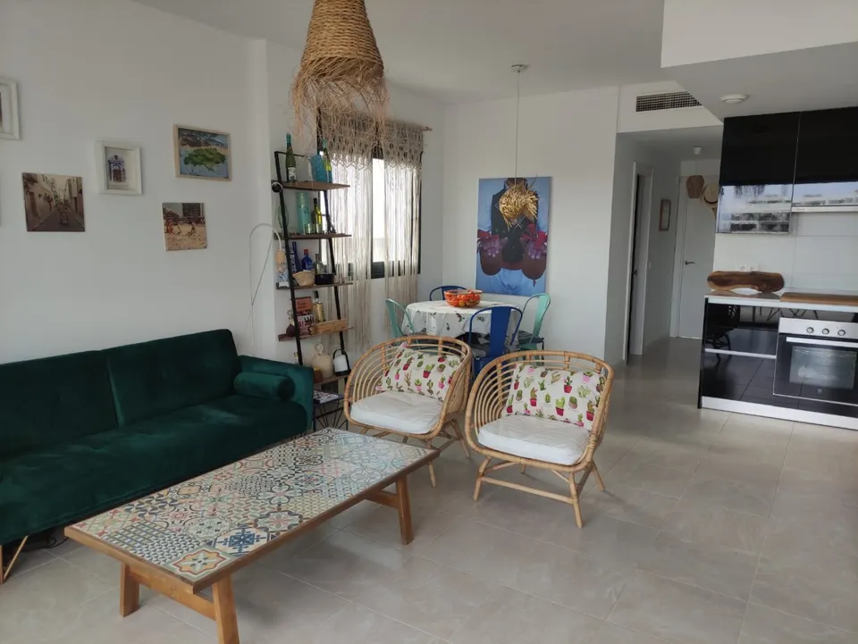 Atico duplex con 2 habitaciones y 2 baños en Terra Marina