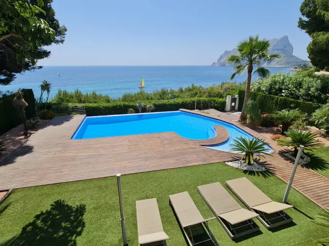 Villa de Lujo en primera línea — 2