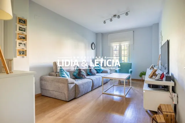 PISO EN ALCALÁ DE GUADAÍRA ZONA CENTRO — 5