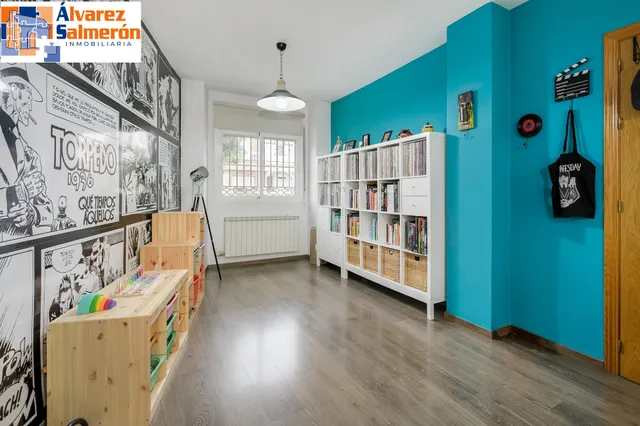 ¡Tu nuevo hogar te espera en Churriana de la Vega! Casa adosada con patio, garaje y futura parada de metro a pocos pasos. — 4