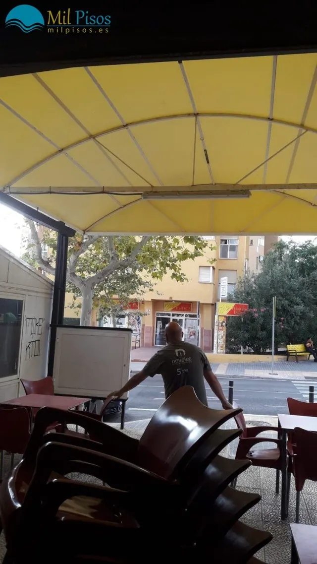 Bar en Benidorm con terraza — 9