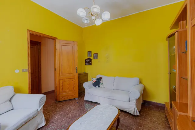 CASA UNIFAMILIAR CON TERRENO URBANO Y GRANDES POSIBILIDADES EN OFRA — 7