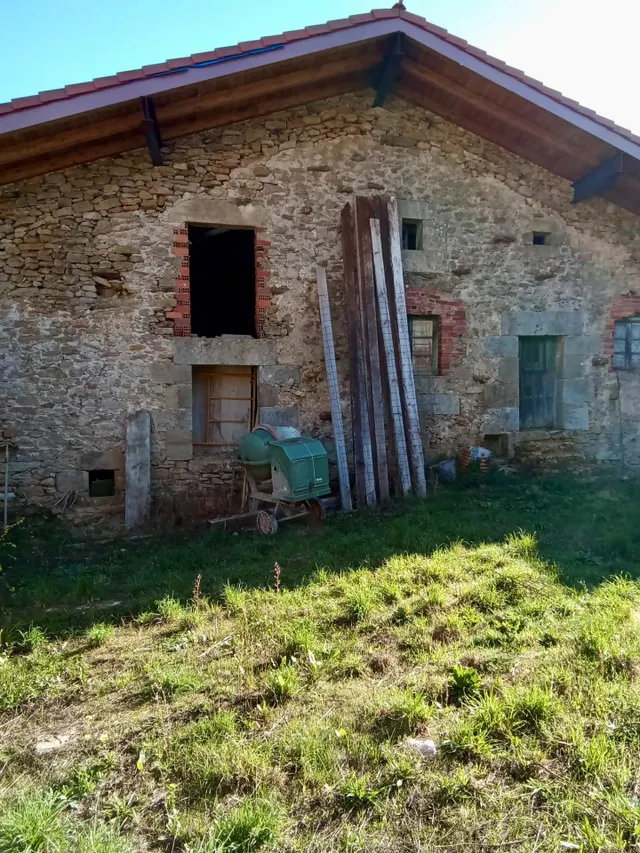CASA DE PIEDRA CON ENCANTO Y GRAN POTENCIAL TURÍSTICO EN SAN - foto 5