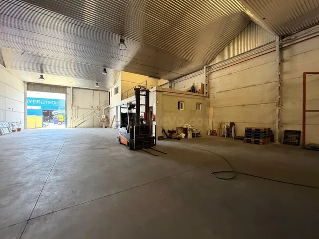 NAVE INDUSTRIAL CON CONSTRUCCIÓN - foto 4