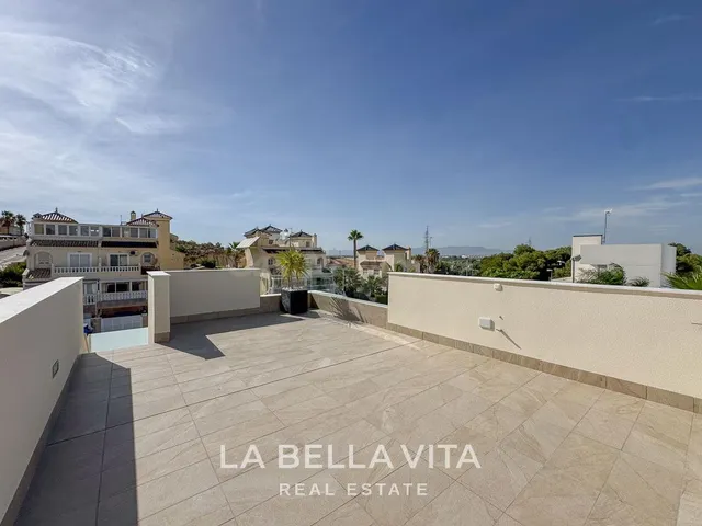 Excellente villa de una sola planta con piscina privada en B - foto 2