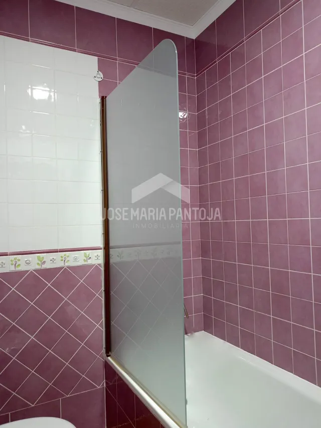 CHALET CON PISCINA EN JUNTA DE LOS RIOS — 22