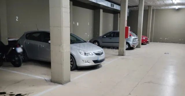 Parking 10m² en alquiler - Casc Antic — 4