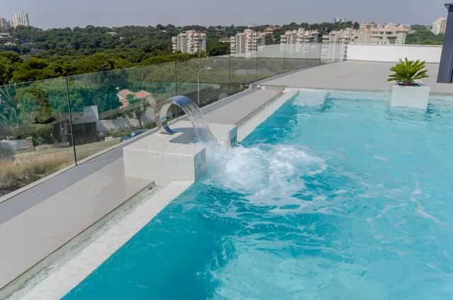 Espectacular villa de diseño moderno a 300 metros del mar - foto 4