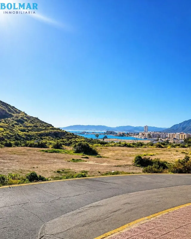 Oportunidad- Piso reformado con vistas al mar - foto 2