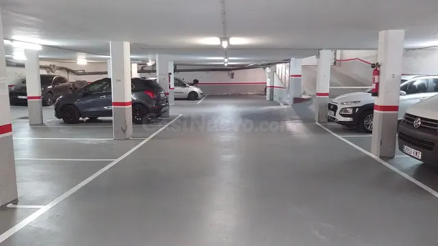 Alquiler ESPACIO PARA MOTO situado en C. Alfou 86 Cardedeu - foto 4