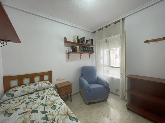 Apartamento de 2 dormitorios con garaje y trastero en Guardamar del Segura — 13