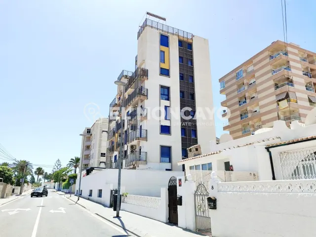Fantástico apartamento con vistas al mar en Torrevieja, Alicante — 26