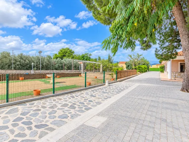 Villa con piscina y parcela de 14.000 m2 en Orihuela — 15