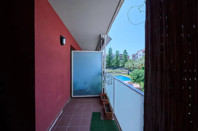 PISO DE 3 HAB CON BALCÓN, PK, Trastero y Piscina Comunitaria — 20
