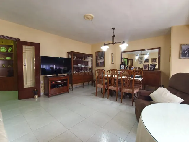 Amplio piso de 4 dormitorios y 130 m2 en plena Ronda Norte – - foto 4
