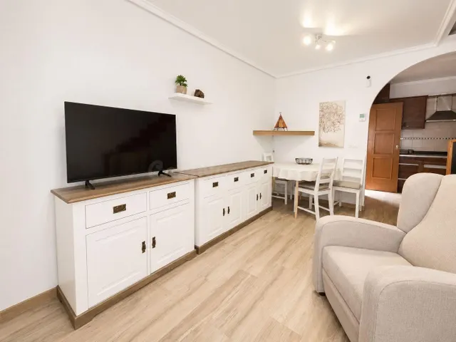 CASA ADOSADA DE 2 DORMITORIOS ORIENTADA AL SUR CON JARDÍN Y PISCINA PRIVADOS | TORREVIEJA — 6