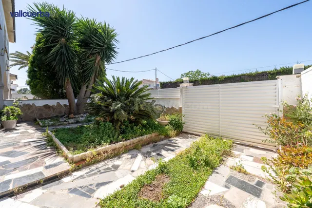 CASA PAREADA CON PISCINA PRIVADA, PARKING, BARBACOA ANDANDO  - foto 4