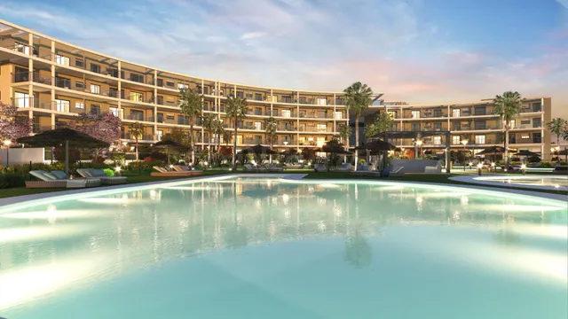 Ático de 2 dormitorios y 2 baños con vistas al mar. Manilva - foto 4