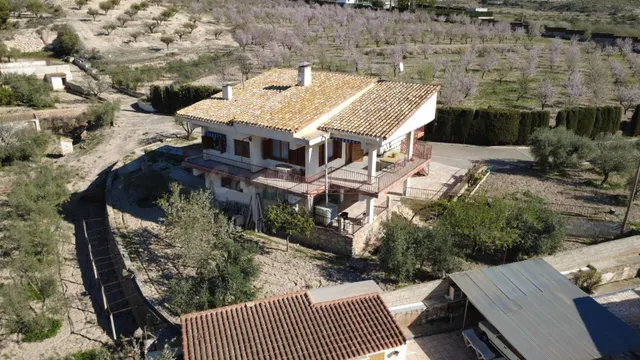 SE VENDE CHALET EN PETRER (ALICANTE) - foto 3