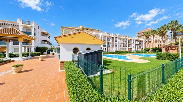 Exclusivo piso todo exterior en Laguna Beach, Torrox — 26