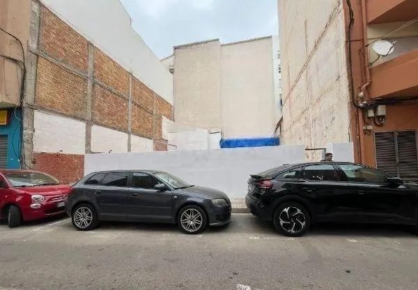 TERRENO URBANO EN VENTA EN EL CENTRO DE DÉNIA – IDEAL PARA P - foto 2