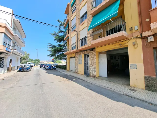 LOCAL COMERCIAL EN PLANTA BAJA CERCA DE UNIVERSIDAD