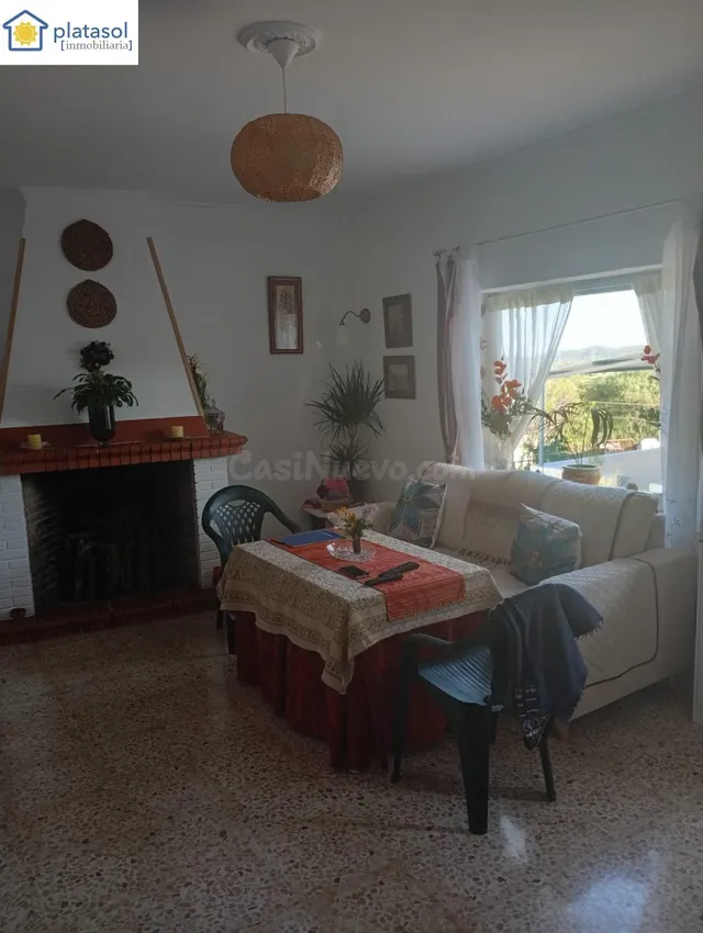 Encantadora casa reformada y amueblada con amplia parcela en - foto 4