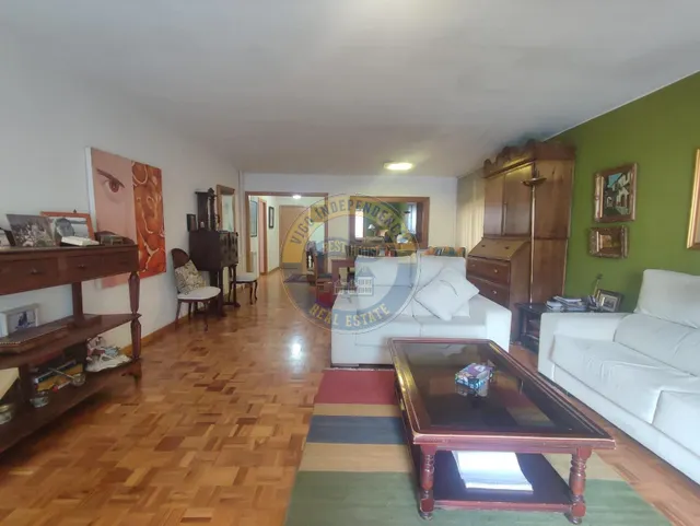 Exclusiva vivienda de gran amplitud en pleno centro de Vigo,
