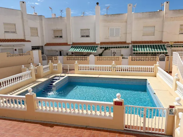️ TRIPLEX EN EL TOYO – RETAMAR  El privilegio de vivir junto al mar  96 m2 const.  Garaje privado incluido en el precio — 42