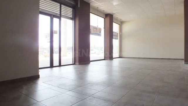 Invierte en rentabilidad comprando este local comercial. ¡Un - foto 5