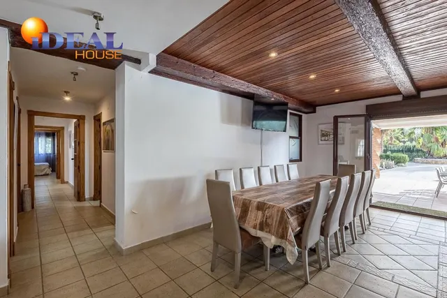 Chalet independiente con pozo propio y placas solares — 6