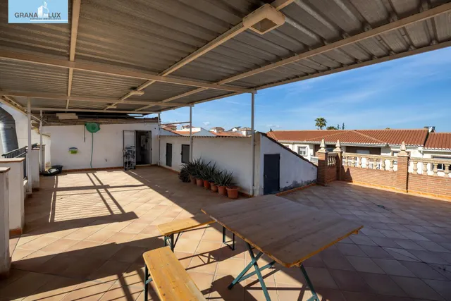 Casa adosada junto parada metro en Churriana — 26