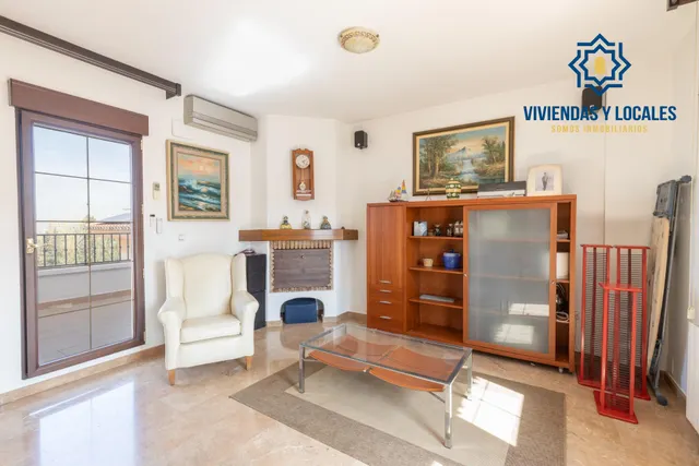 ADOSADA CON 4 DORMITORIOS, AMPLIAS TERRAZAS Y VISTAS A GRANADA Y SIERRA NEVADA — 39