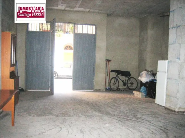 VENTA DE LOCAL COMERCIAL EN ALMUSSAFES. — 2