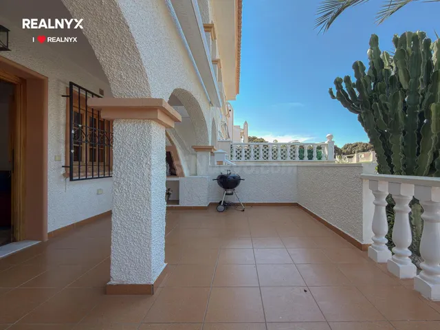 Novedad! Espectacular Bungalow con enorme terraza y ubicación privilegiada + Piscina comunitaria con zonas ajardinadas — 6