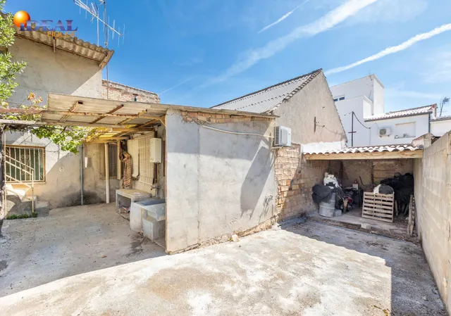 ¡CASA EN UNA SOLA PLANTA, CREA TU VIVIENDA IDEAL EN ALBOLOTE! Casa en una sola planta con patio, garaje y un gran potencial. — 19