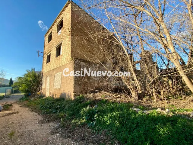 Masía de planta baja y dos pisos en el campo a 5 min del pue - foto 3