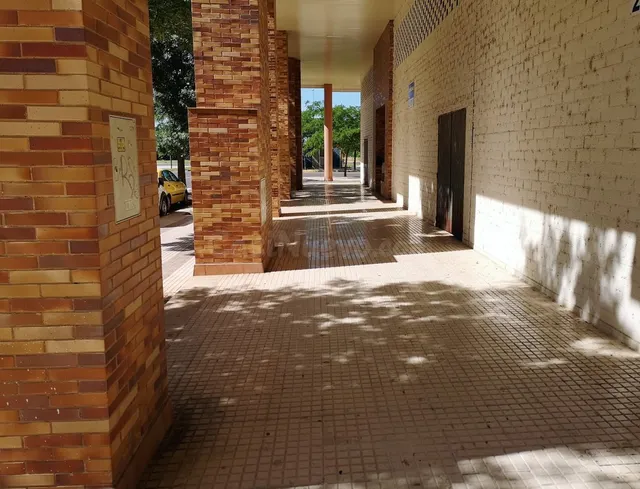 Local comercial 140m² en alquiler - San Roque - foto 4