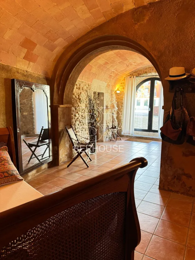 Masía con mucho encanto, situada en Bordils, Girona - foto 3