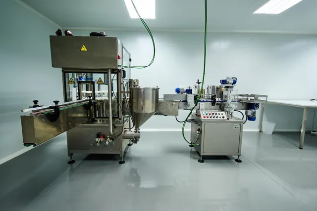 Nave industrial con Negocio de Cosmètica!
